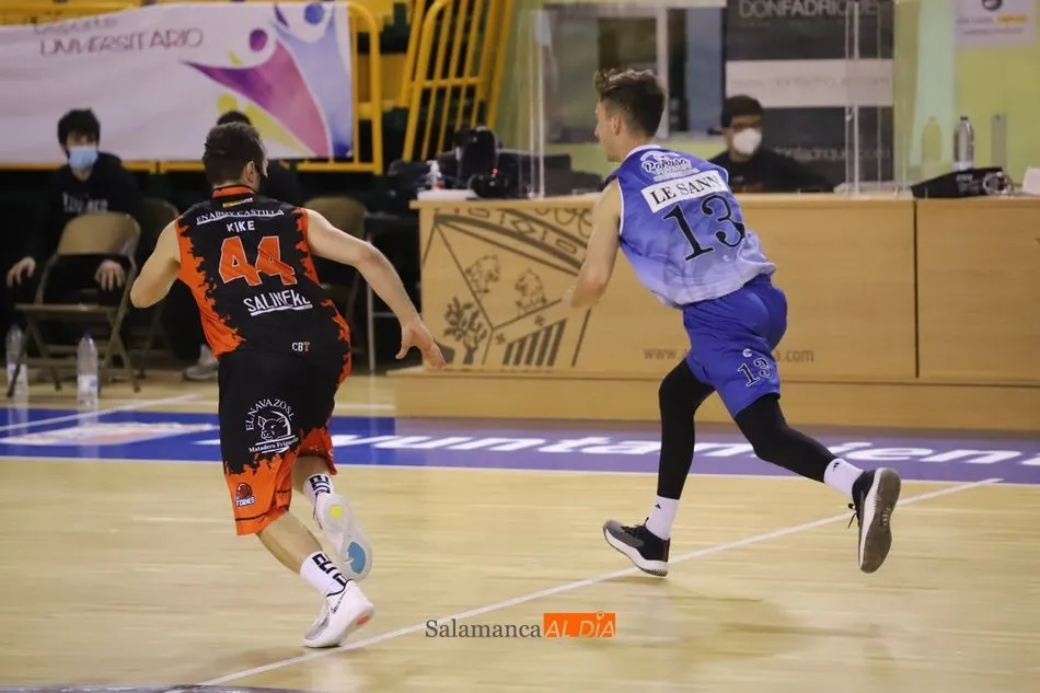 Foto 2 - El CB Tormes saca su poder&iacute;o para dejar KO al Bezana (77-68)