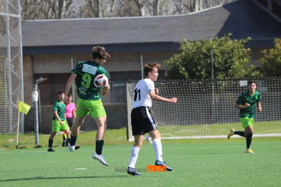 Foto 11 - El Guijuelo gana el derbi de Juvenil Regional al Salamanca UDS y se coloca segundo (0-2)