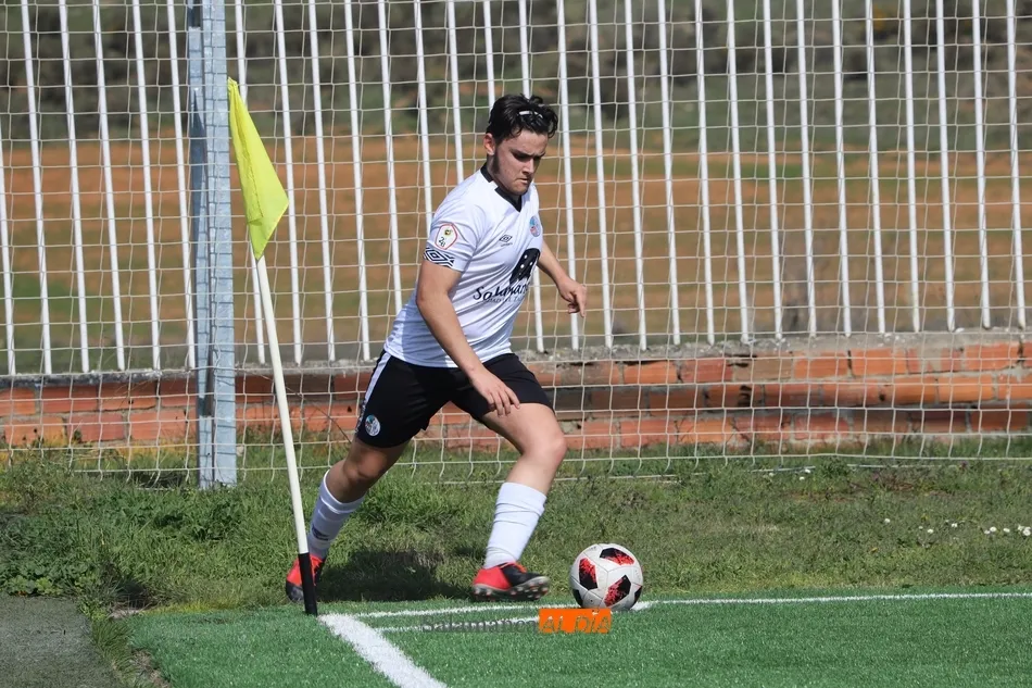 Foto 7 - El Guijuelo gana el derbi de Juvenil Regional al Salamanca UDS y se coloca segundo (0-2)