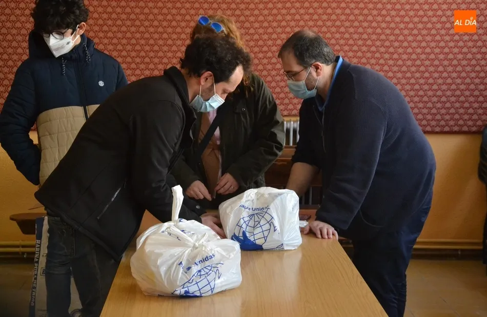 Foto 7 - Manos Unidas reparte casi 300 bocadillos en su novedosa Operaci&oacute;n Bocata a domicilio  