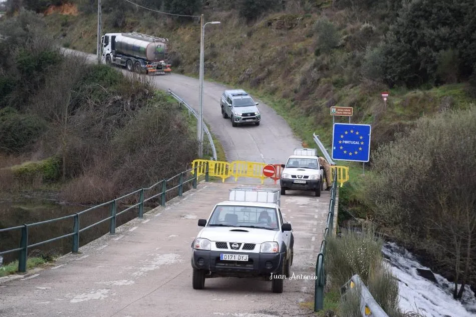 Foto 2 - La odisea de los ganaderos de La Bouza para hacer llegar su leche a una industria de Portugal  