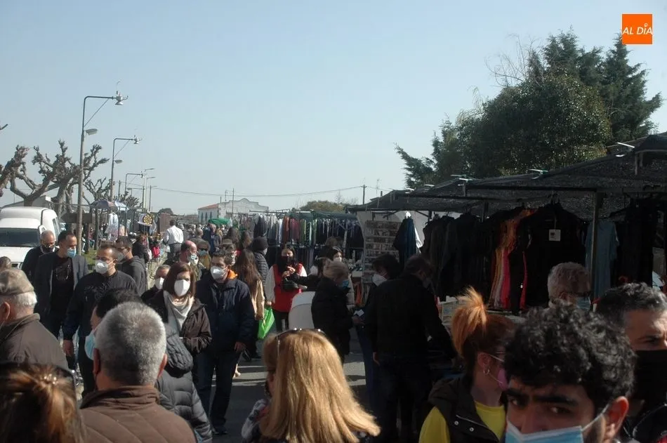 Foto 10 - El mercadillo de Trabanca acoge una buena afluencia de p&uacute;blico en su edici&oacute;n del mes de marzo  