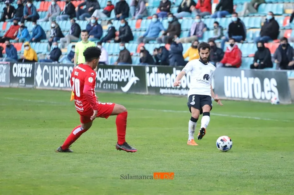 Foto 10 - El Salamanca UDS se deja la vida y no puede pasar del empate con el Zamora (1-1)