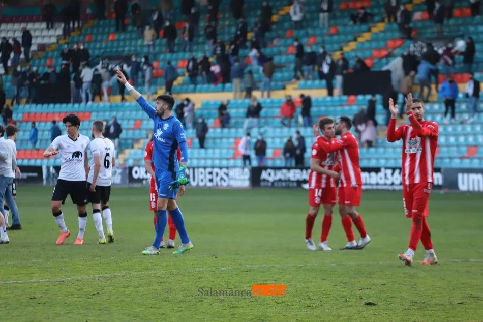Foto 8 - El Salamanca UDS se deja la vida y no puede pasar del empate con el Zamora (1-1)