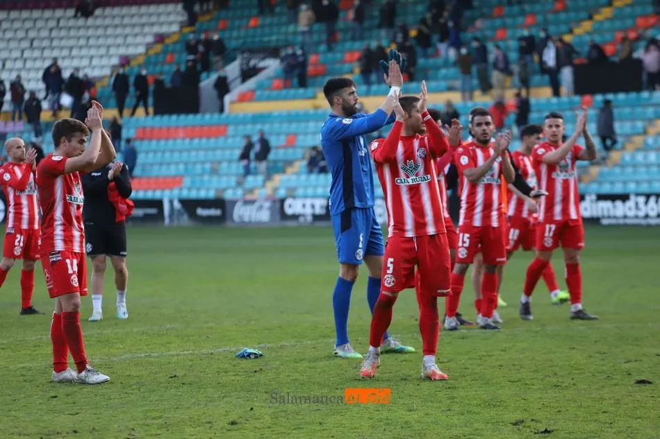 Foto 6 - El Salamanca UDS se deja la vida y no puede pasar del empate con el Zamora (1-1)