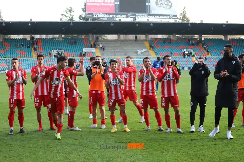 Foto 4 - El Salamanca UDS se deja la vida y no puede pasar del empate con el Zamora (1-1)