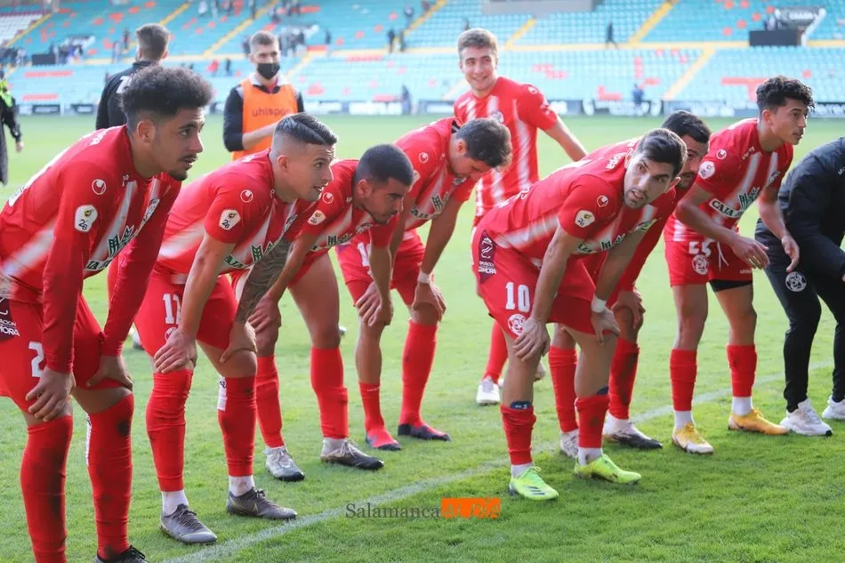 Foto 2 - El Salamanca UDS se deja la vida y no puede pasar del empate con el Zamora (1-1)