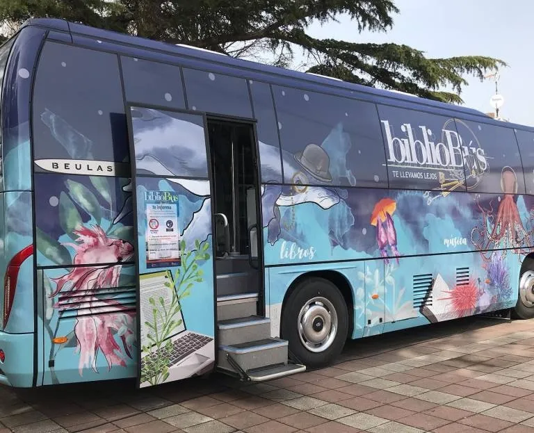 Nuevo bibliobús de la Diputación de Salamanca - Archivo