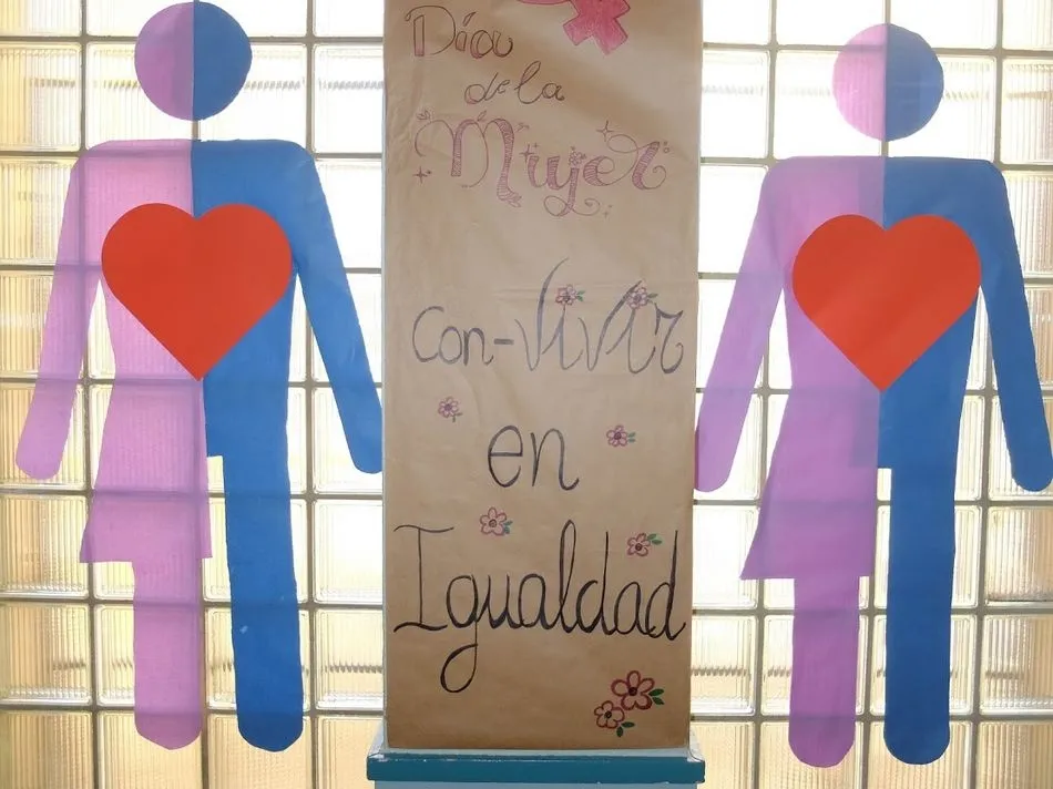 Foto 3 - 8M en el IES Mateo Hern&aacute;ndez de Salamanca: &lsquo;Con-VIVIR en Igualdad&rsquo;  