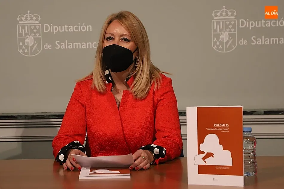 Foto 4 - La Asociaci&oacute;n de Mujeres de Lumbrales recoge en un libro las obras&nbsp;ganadoras del certamen...