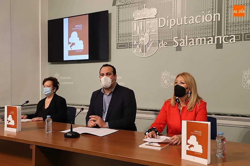 Foto 3 - La Asociaci&oacute;n de Mujeres de Lumbrales recoge en un libro las obras&nbsp;ganadoras del certamen...
