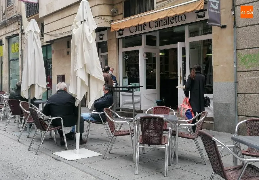 Foto 4 - La vida vuelve al interior de bares, cafeter&iacute;as y restaurantes salmantinos