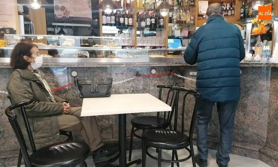 Foto 2 - La vida vuelve al interior de bares, cafeter&iacute;as y restaurantes salmantinos