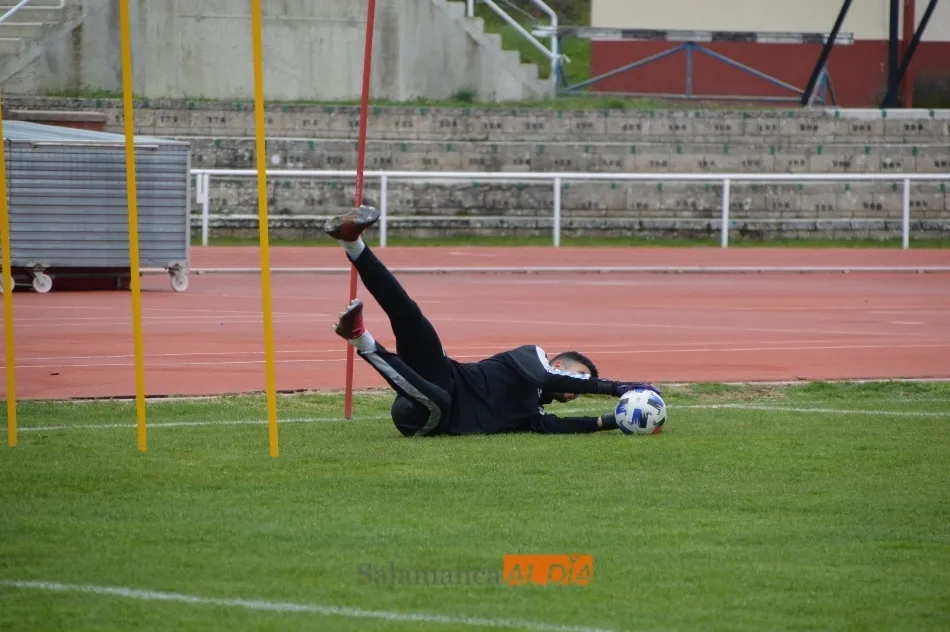 Foto 7 - El Salamanca UDS entrena por primera vez tras su descenso a Segunda RFEF y lo hace sin Casado