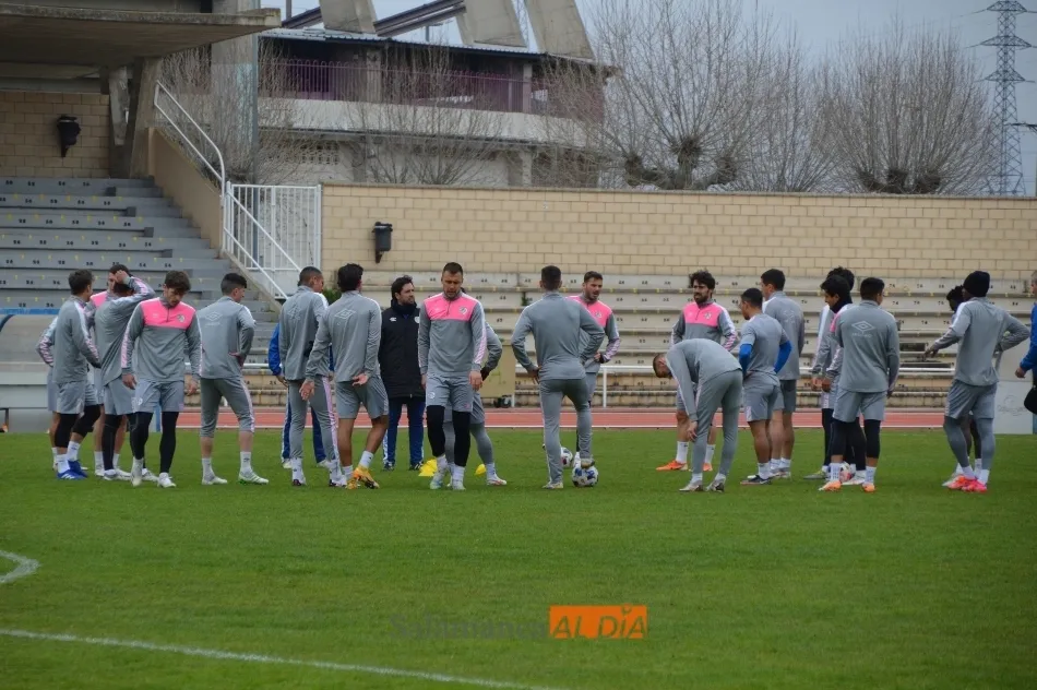 Foto 4 - El Salamanca UDS entrena por primera vez tras su descenso a Segunda RFEF y lo hace sin Casado