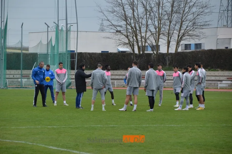 Foto 3 - El Salamanca UDS entrena por primera vez tras su descenso a Segunda RFEF y lo hace sin Casado