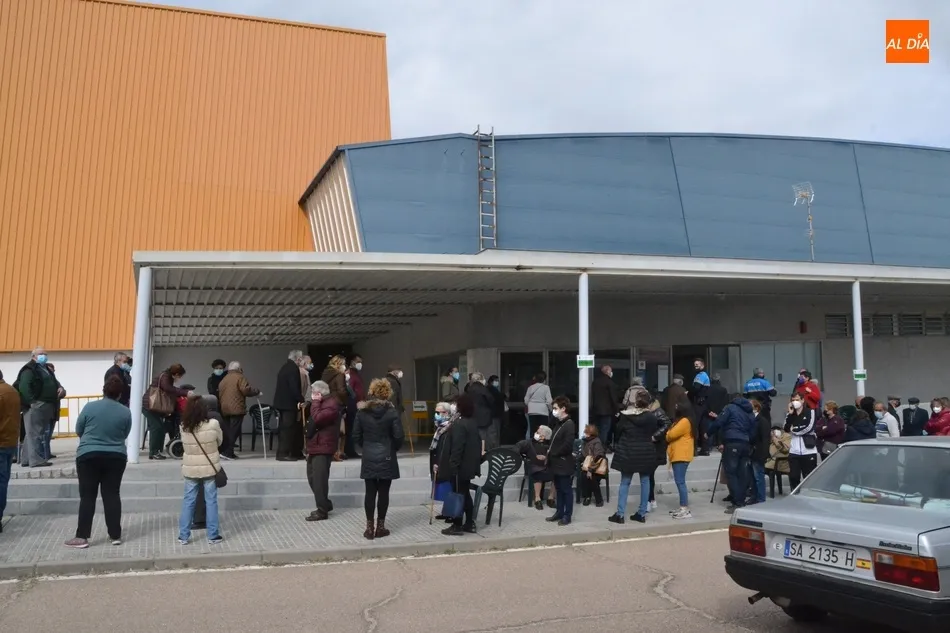 Foto 10 - Enorme indignaci&oacute;n en la segunda jornada de vacunaci&oacute;n masiva en Ciudad Rodrigo  