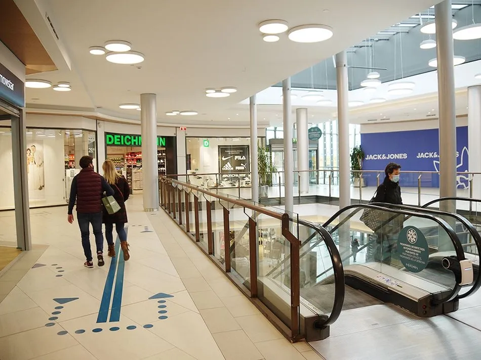 Foto 4 - El Centro Comercial El Tormes abre al completo&nbsp;&nbsp;    &nbsp;  