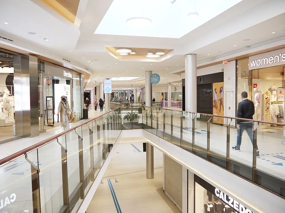 Foto 2 - El Centro Comercial El Tormes abre al completo&nbsp;&nbsp;    &nbsp;  