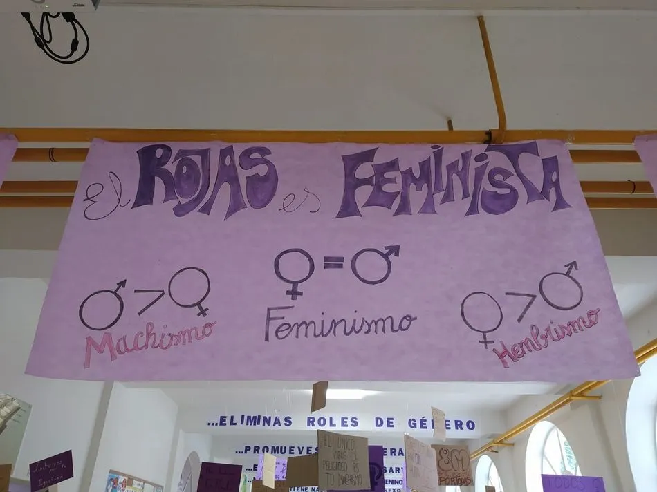 Foto 4 - Los alumnos del IES Fernando de Rojas se suman al D&iacute;a Internacional de la Mujer