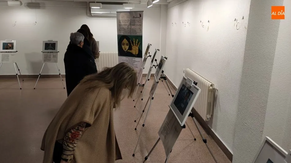 Foto 4 - Guijuelo inicia los actos del D&iacute;a de la Mujer con una exposici&oacute;n