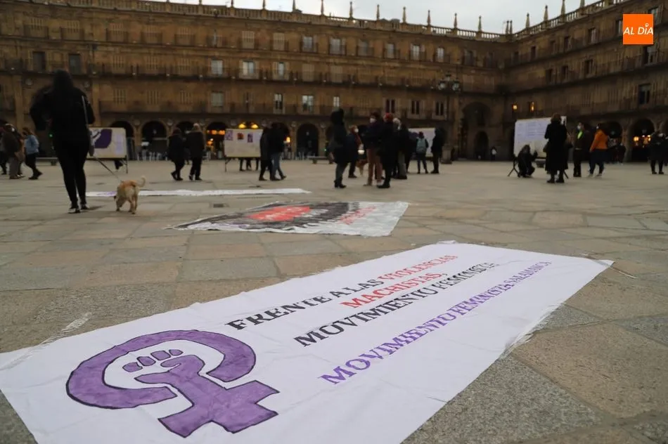 Foto 4 - Una exposici&oacute;n con 12 siluetas en la Plaza Mayor muestra &ldquo;las mujeres invisibilizadas&rdquo; en la...