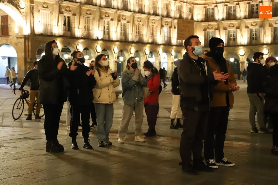 Foto 10 - 8M en Salamanca, tambi&eacute;n en la calle con mascarilla y medidas anti-Covid19