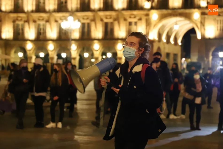 Foto 5 - 8M en Salamanca, tambi&eacute;n en la calle con mascarilla y medidas anti-Covid19