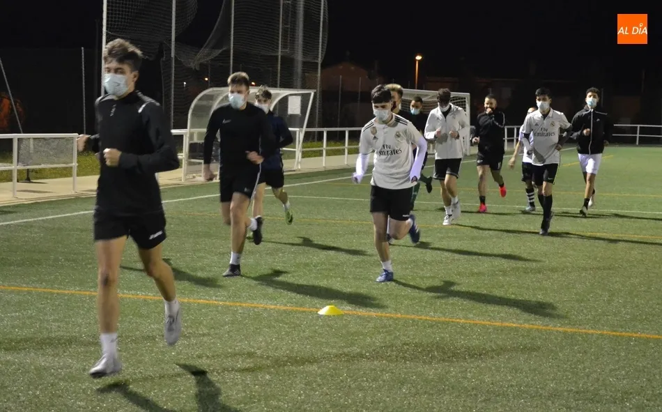 Foto 7 - La cantera del Ciudad Rodrigo CF regresa al terreno de juego un a&ntilde;o despu&eacute;s  