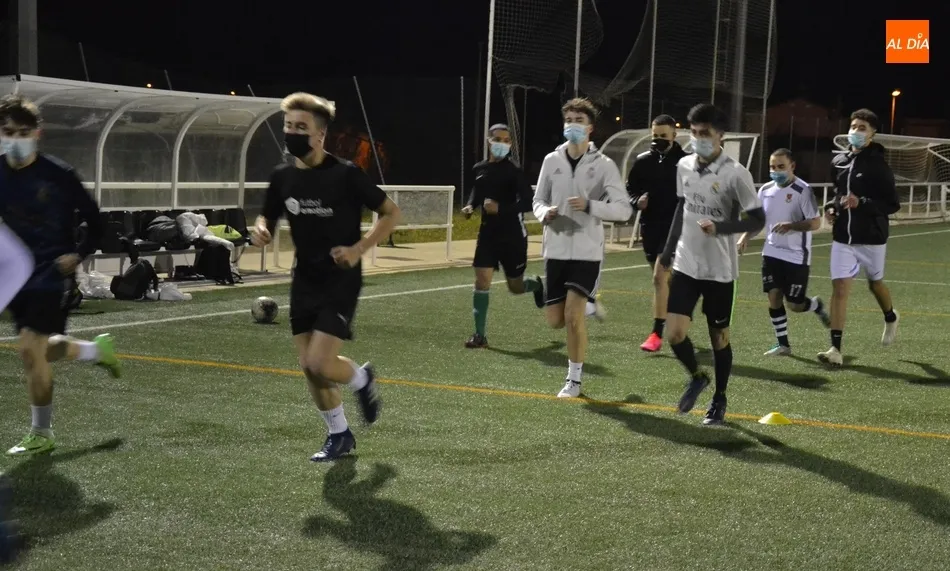 Foto 5 - La cantera del Ciudad Rodrigo CF regresa al terreno de juego un a&ntilde;o despu&eacute;s  