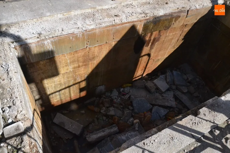 Foto 4 - Suprimidos varios contenedores soterrados del centro hist&oacute;rico por su insalubridad y peligrosidad  