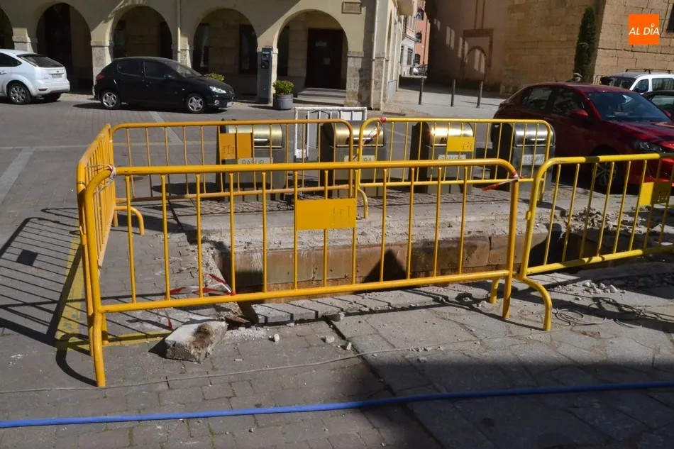 Foto 3 - Suprimidos varios contenedores soterrados del centro hist&oacute;rico por su insalubridad y peligrosidad  