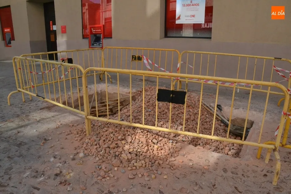 Foto 2 - Suprimidos varios contenedores soterrados del centro hist&oacute;rico por su insalubridad y peligrosidad  