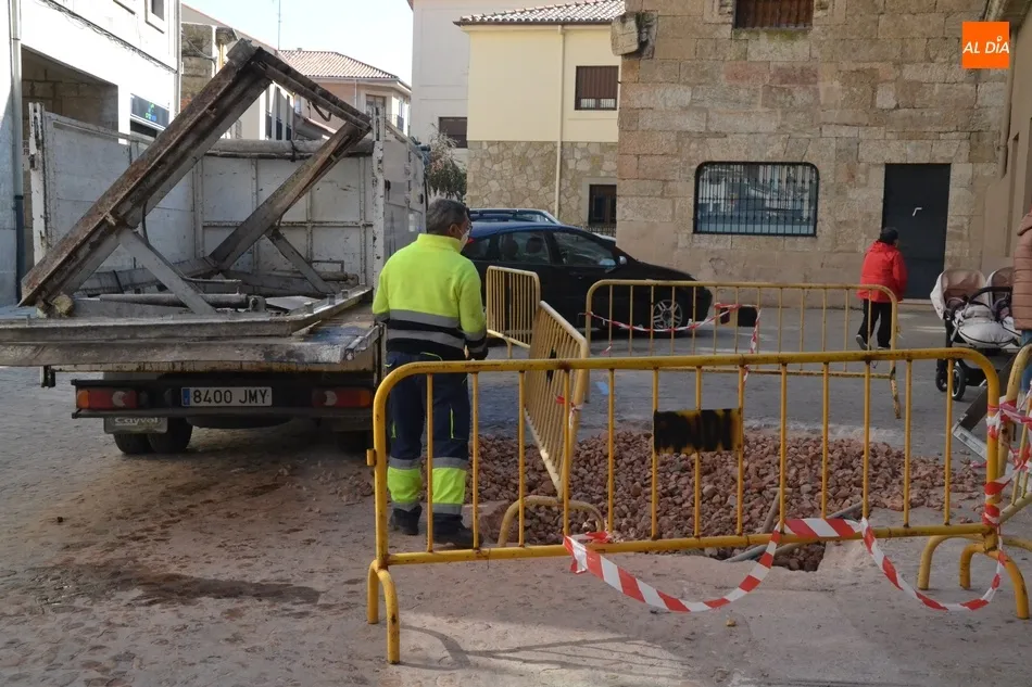 Foto 5 - Suprimidos varios contenedores soterrados del centro hist&oacute;rico por su insalubridad y peligrosidad  