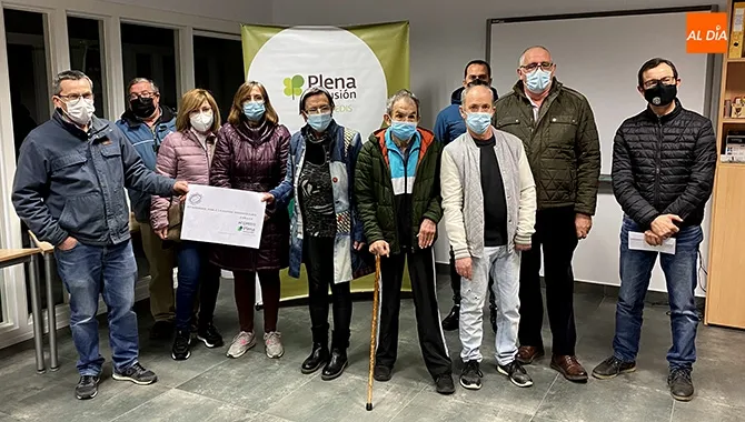 El Club BTT Peñaranda realizaba una donación a los integrantes de la asociación Acopedis