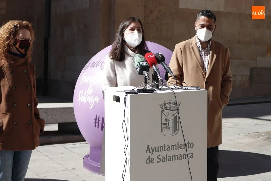 Foto 4 - Salamanca estrena cuatro contenedores decorados con la imagen de personalidades hist&oacute;ricas...