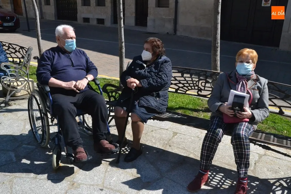 Foto 8 - Los residentes de Obispo T&eacute;llez vuelven a salir a la calle tras conseguir la inmunidad  