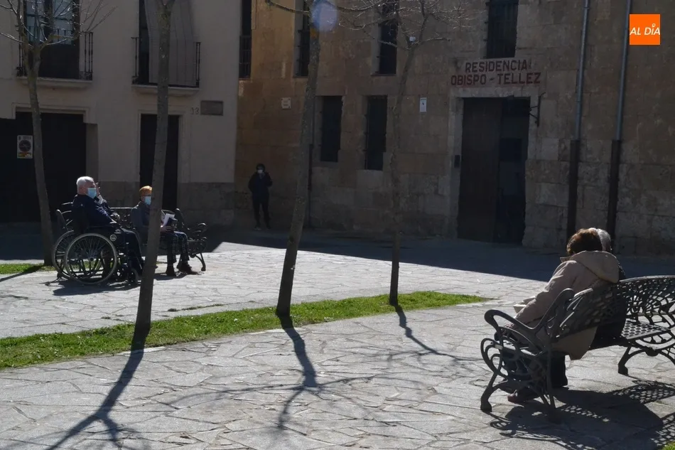 Foto 2 - Los residentes de Obispo T&eacute;llez vuelven a salir a la calle tras conseguir la inmunidad  