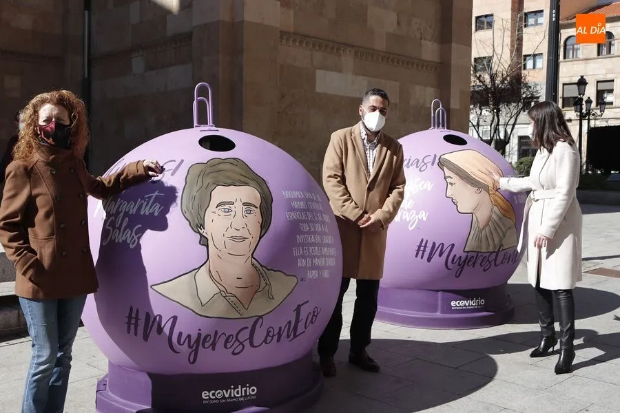 Foto 2 - Salamanca estrena cuatro contenedores decorados con la imagen de personalidades hist&oacute;ricas...
