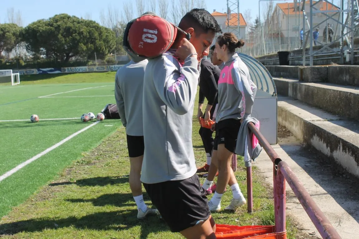 Foto 10 - Juancho deja buenas sensaciones en el primer entrenamiento del Salamanca para el derbi con...