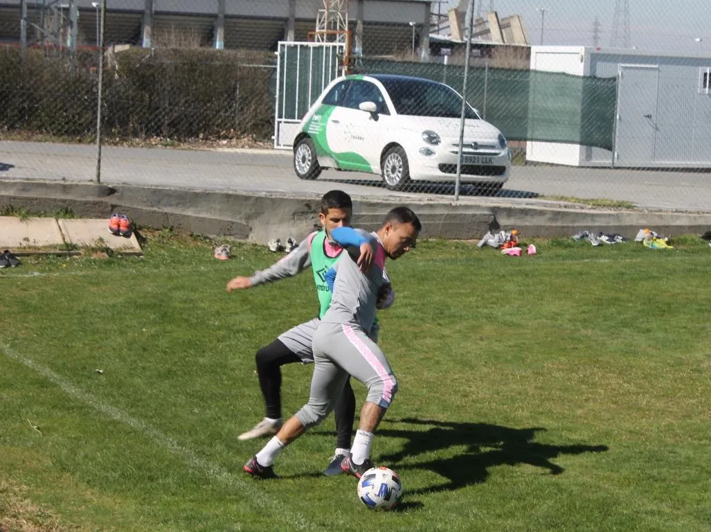Foto 6 - Juancho deja buenas sensaciones en el primer entrenamiento del Salamanca para el derbi con...