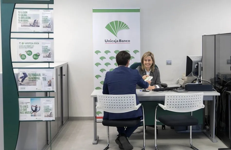 Unicaja Banco apoya a las empresas ante la Covid-19 con la comercialización de ciberseguros y la...