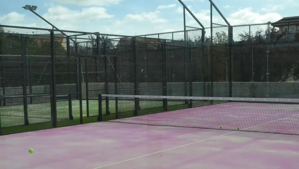 IU-CR en Común plantea posponer el techado de las pistas de pádel por su excesivo coste  