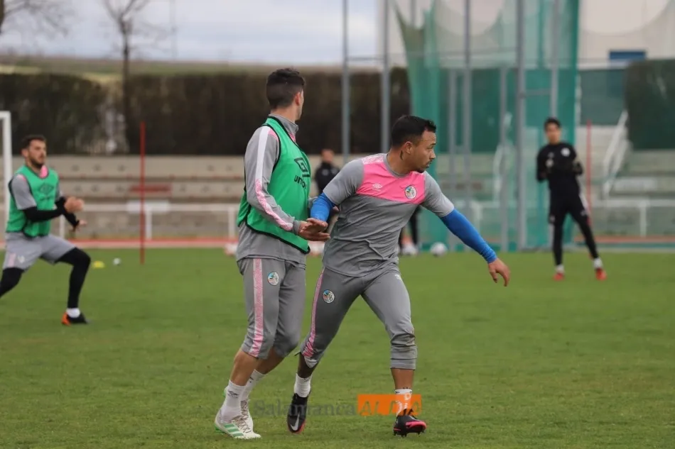 Foto 9 - El Salamanca UDS se pone a preparar el derbi muy en serio con una trabajada sesi&oacute;n en Las Pistas