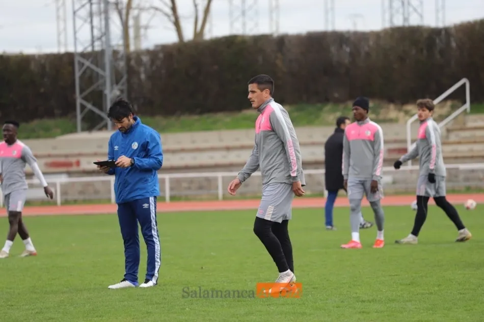Foto 8 - El Salamanca UDS se pone a preparar el derbi muy en serio con una trabajada sesi&oacute;n en Las Pistas