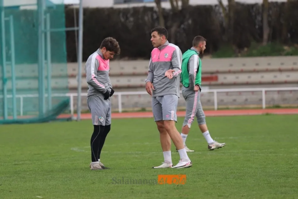 Foto 7 - El Salamanca UDS se pone a preparar el derbi muy en serio con una trabajada sesi&oacute;n en Las Pistas