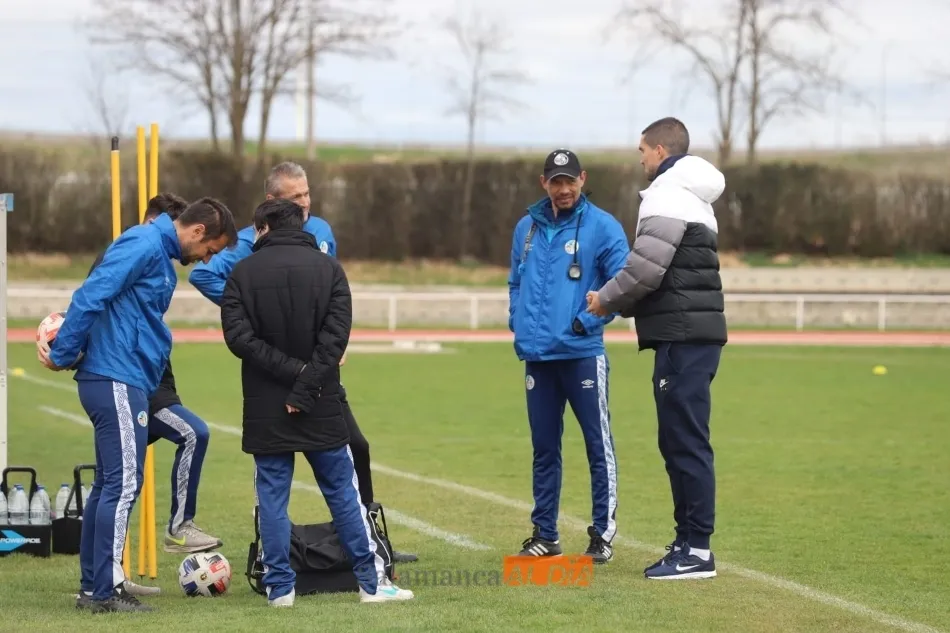 Foto 4 - El Salamanca UDS se pone a preparar el derbi muy en serio con una trabajada sesi&oacute;n en Las Pistas