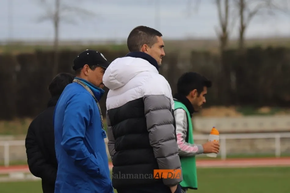 Foto 2 - El Salamanca UDS se pone a preparar el derbi muy en serio con una trabajada sesi&oacute;n en Las Pistas