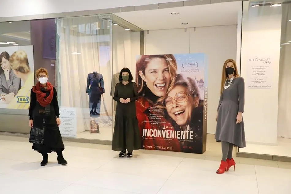 Exposición del vestuario de la película El inconveniente en el CC El Tormes
