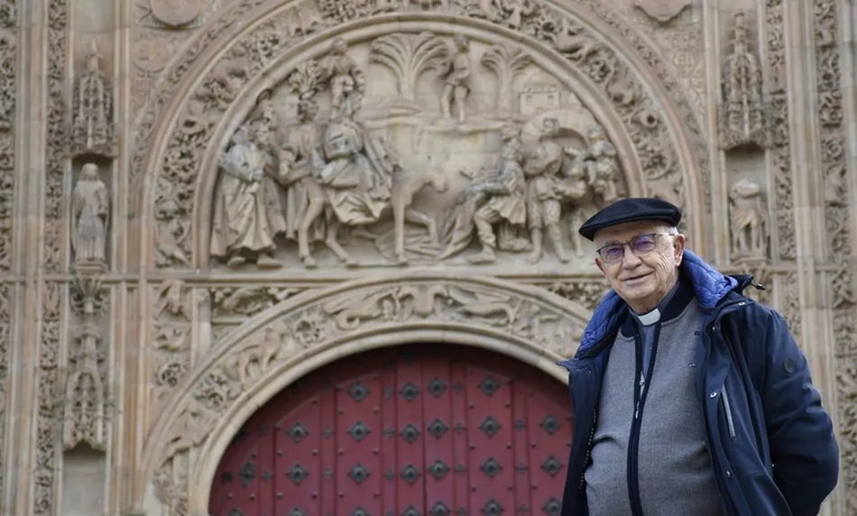 Antonio Matilla, a las puertas de la Catedral. Foto: Óscar García